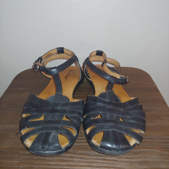 baretraps jordyn flat sandals